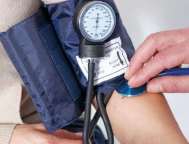 Πίεση αίματος: Προσοχή στον κρύο καιρό- Τι πρέπει να ξέρετε